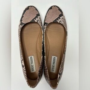Steve Madden Brown Snake Print Round Toe Slip On Flats Size 8M